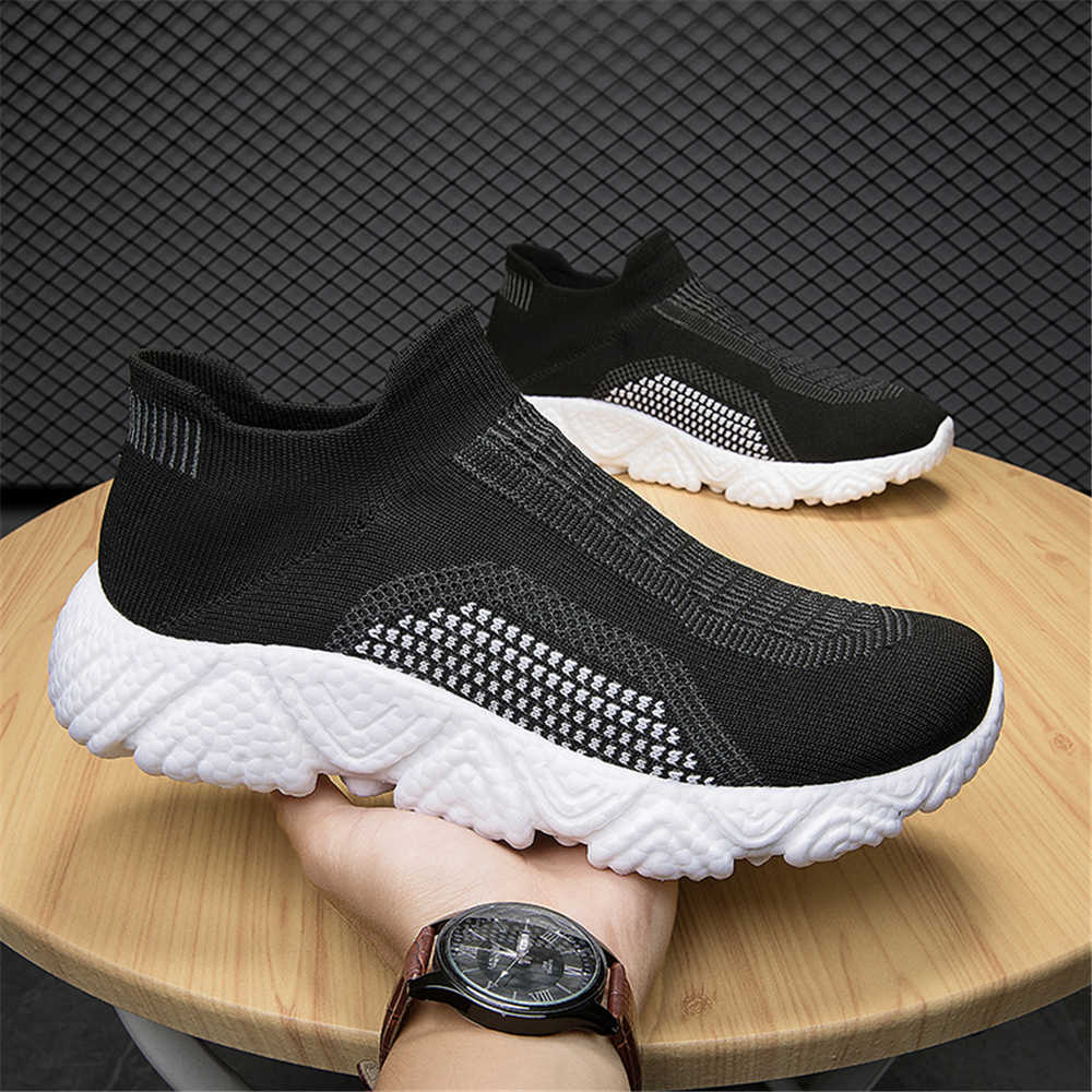 Płaskie wyglądające sneakersy  – Men Fashion Vintage recenzja i cena